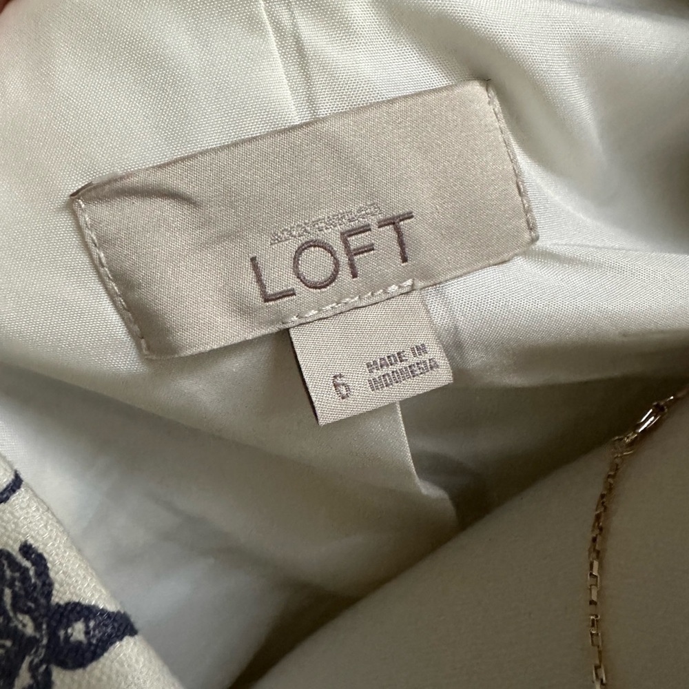 LOFT White and Navy Floral Blazer - Picture 4 of 5